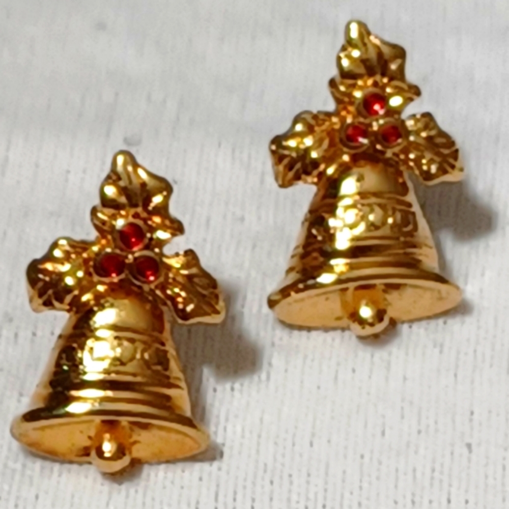 VINTAGE AVON XMAS BELLS RHINESTON PIERCED EARRINGS